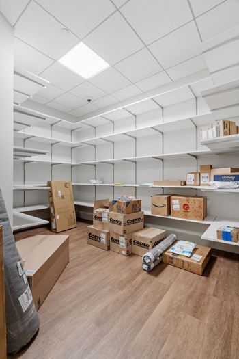 Parcel suite